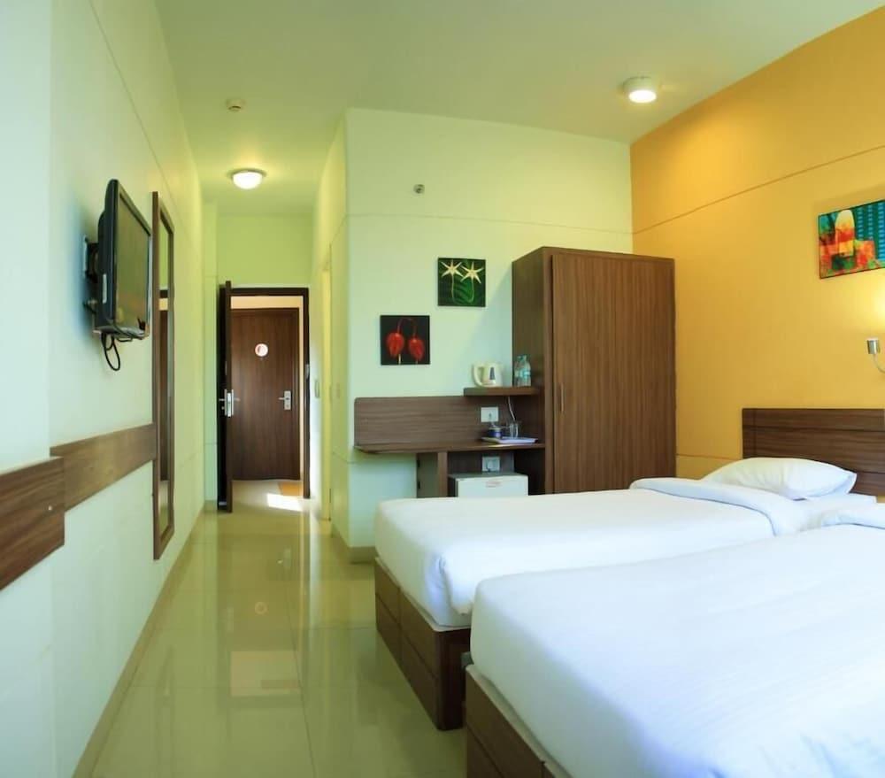 East Delhi Hotel Ню Делхи Екстериор снимка