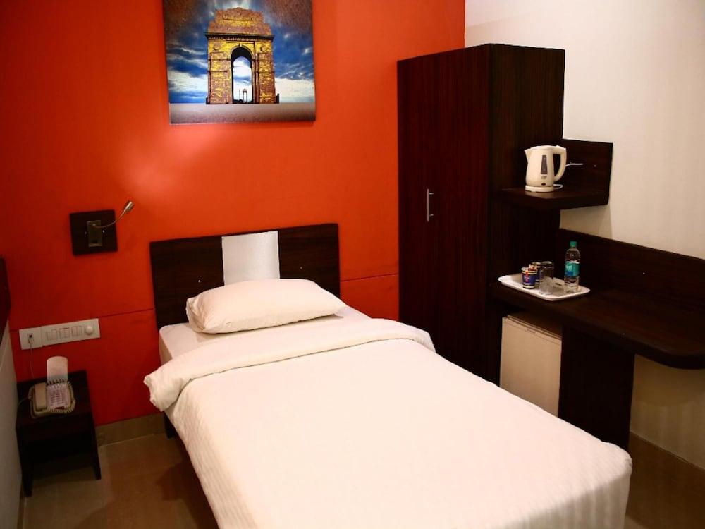 East Delhi Hotel Ню Делхи Екстериор снимка