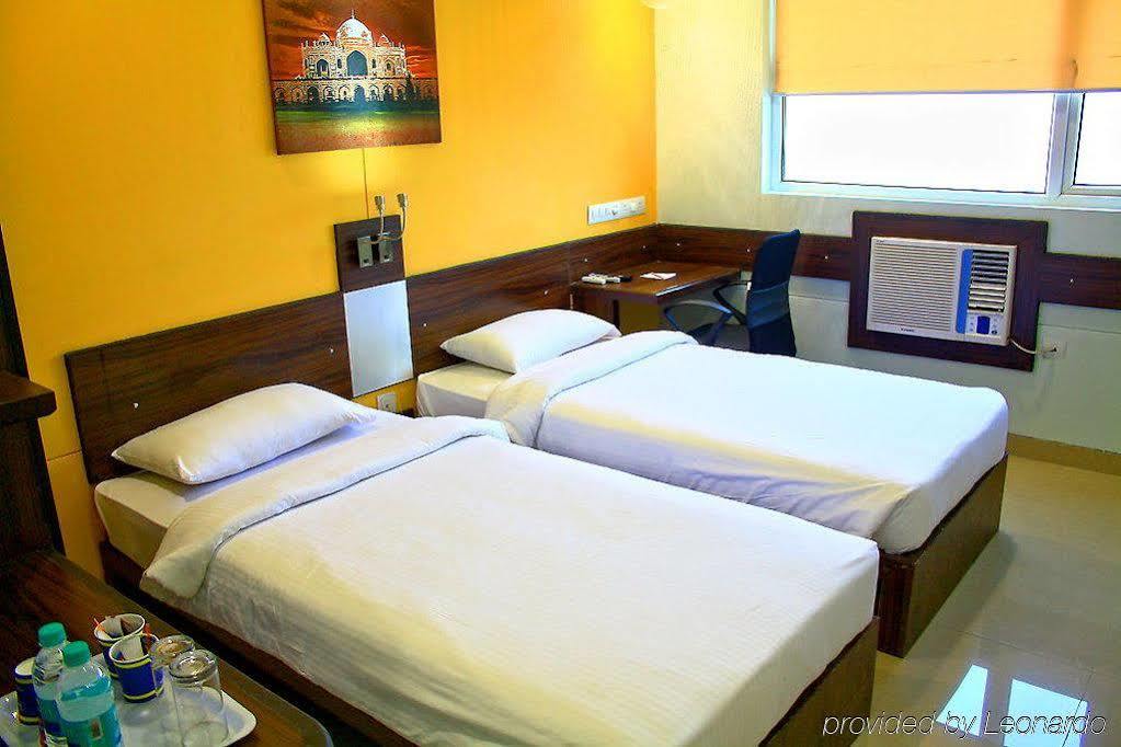 East Delhi Hotel Ню Делхи Екстериор снимка