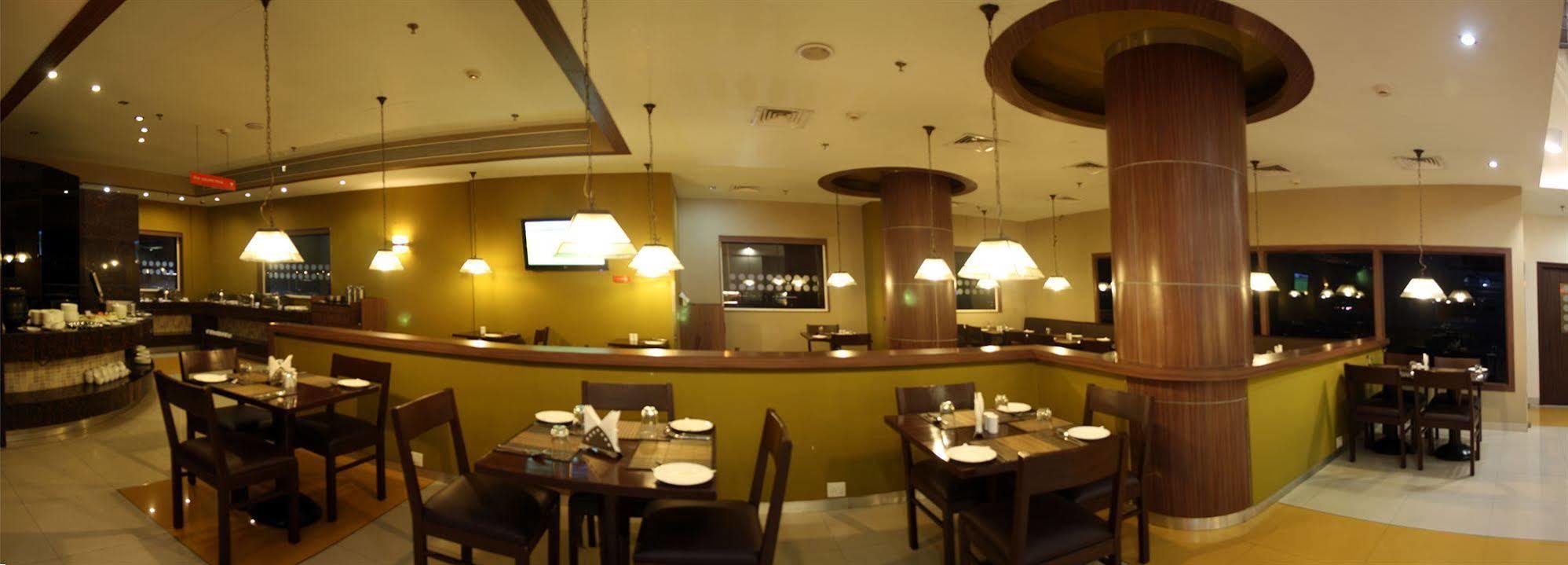East Delhi Hotel Ню Делхи Екстериор снимка