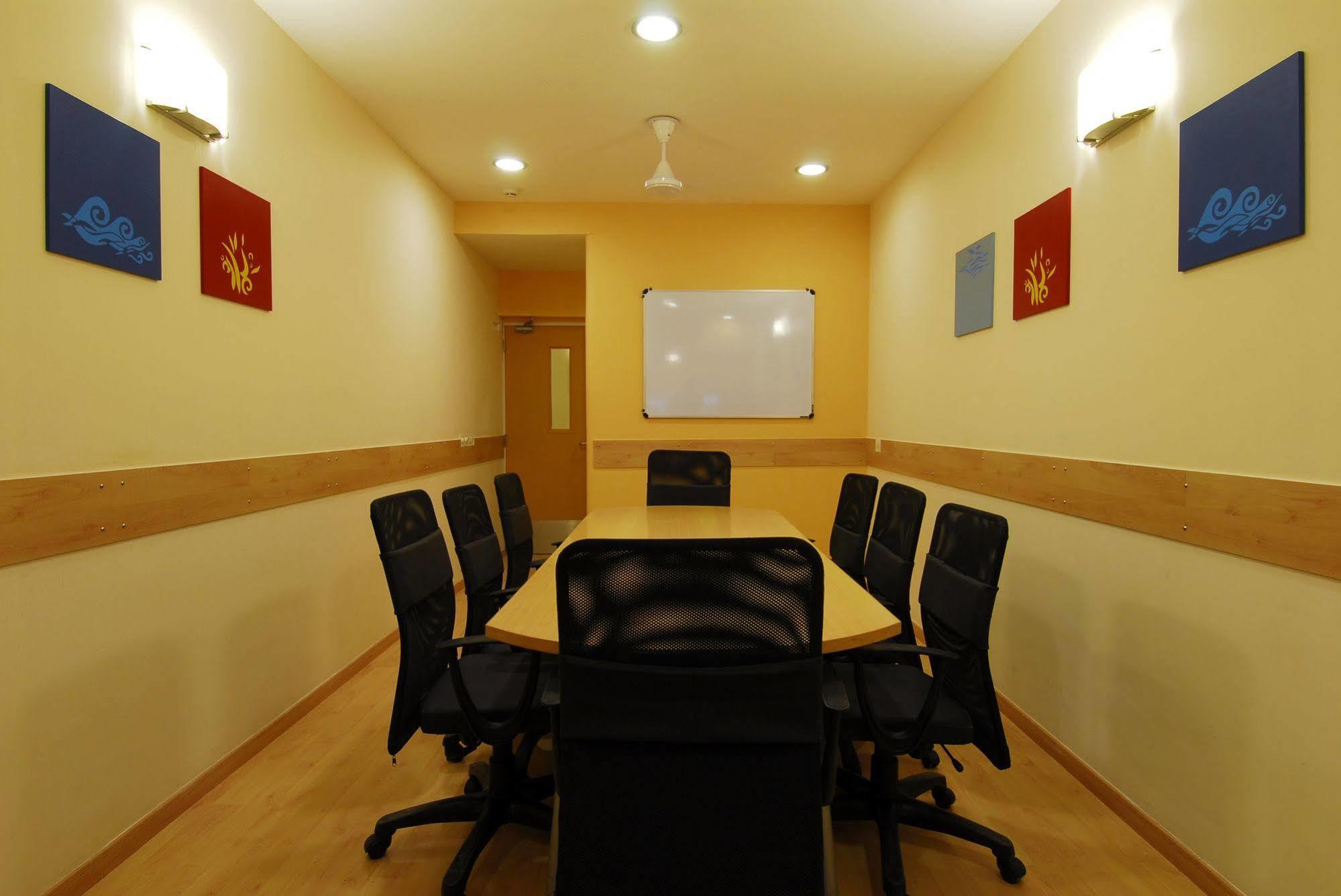 East Delhi Hotel Ню Делхи Екстериор снимка